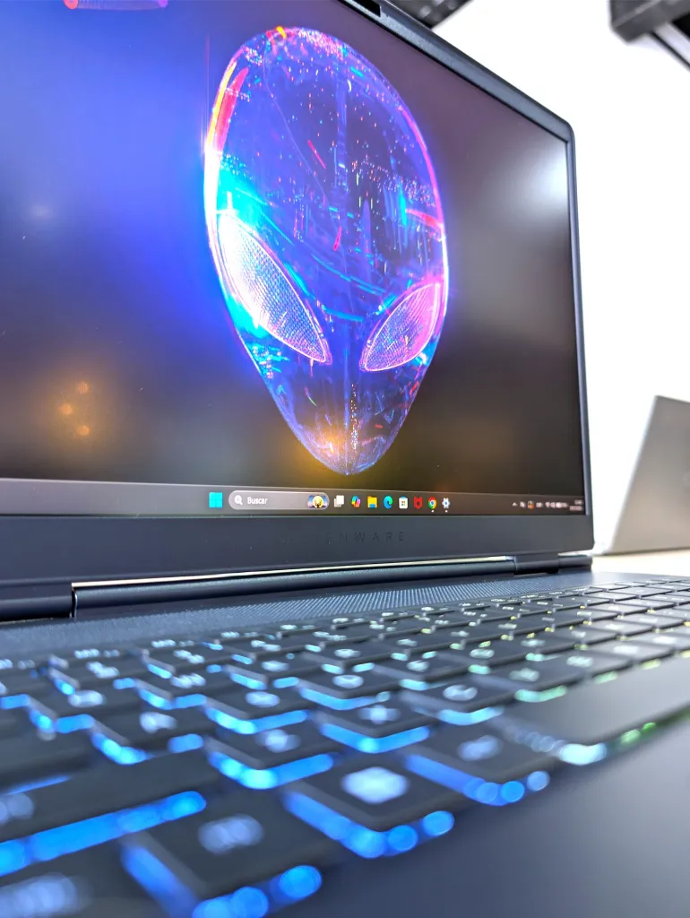 aliennn (19) (Copy).webp