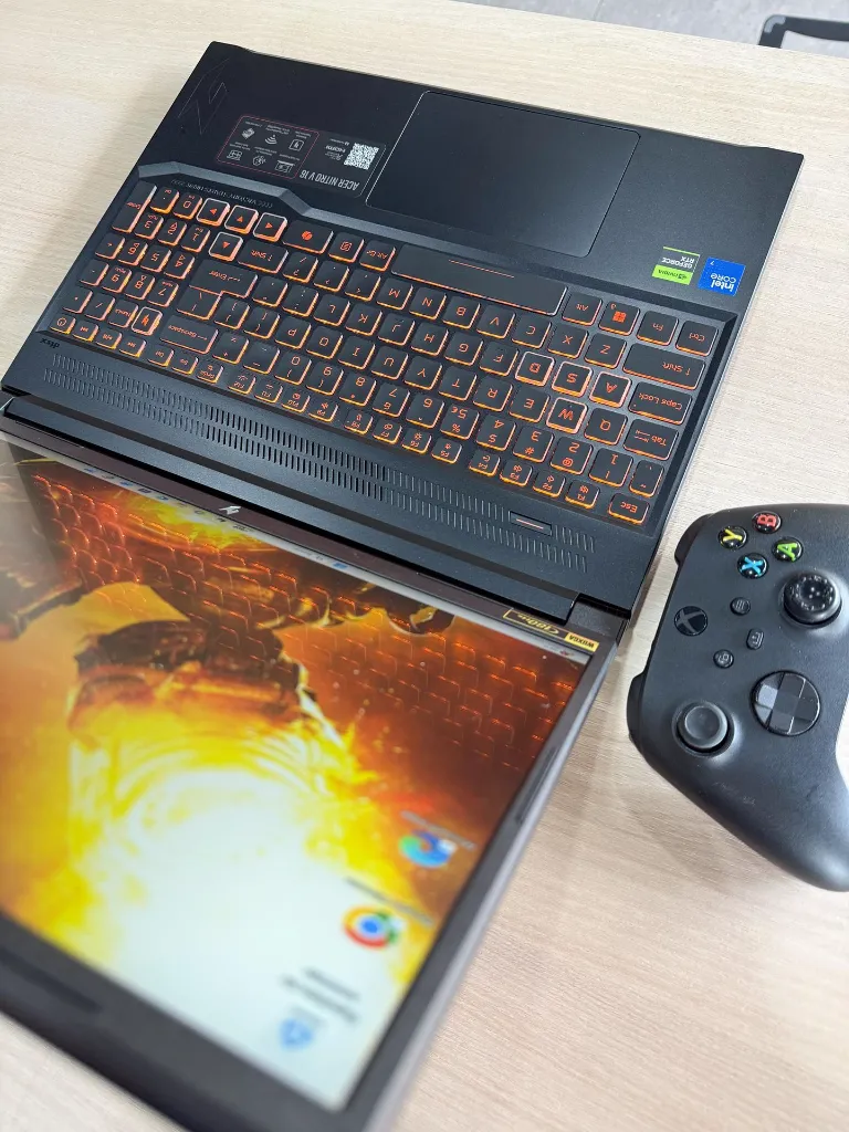 ACER NITRO V16 RTX 5050-22 (Copy).webp